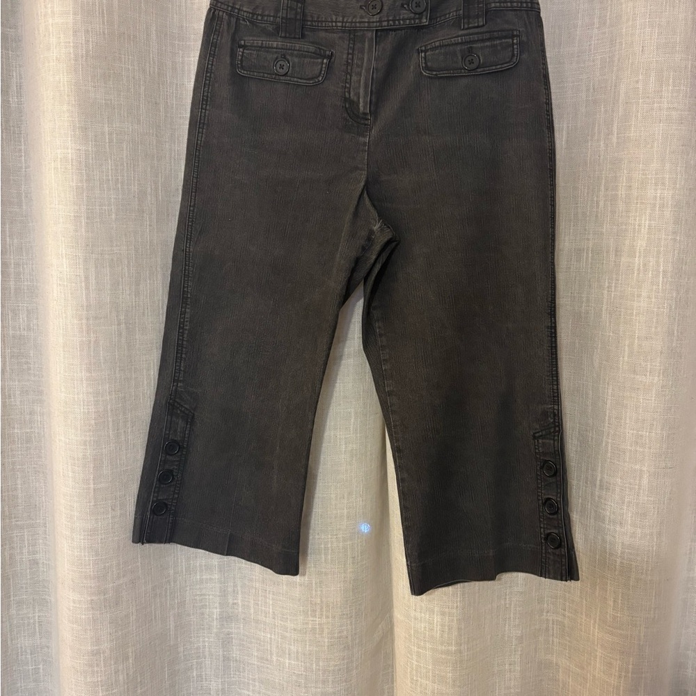 Larry Levine Black Cropped Jeans with Button Details
